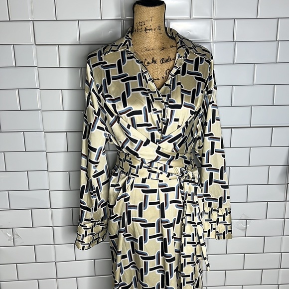 Zara bloggers fave geometric midi dress - Picture 4 of 13